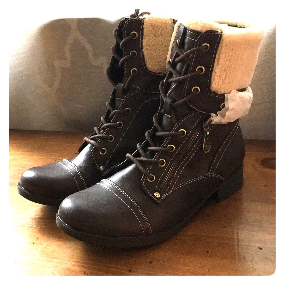 Guess boots